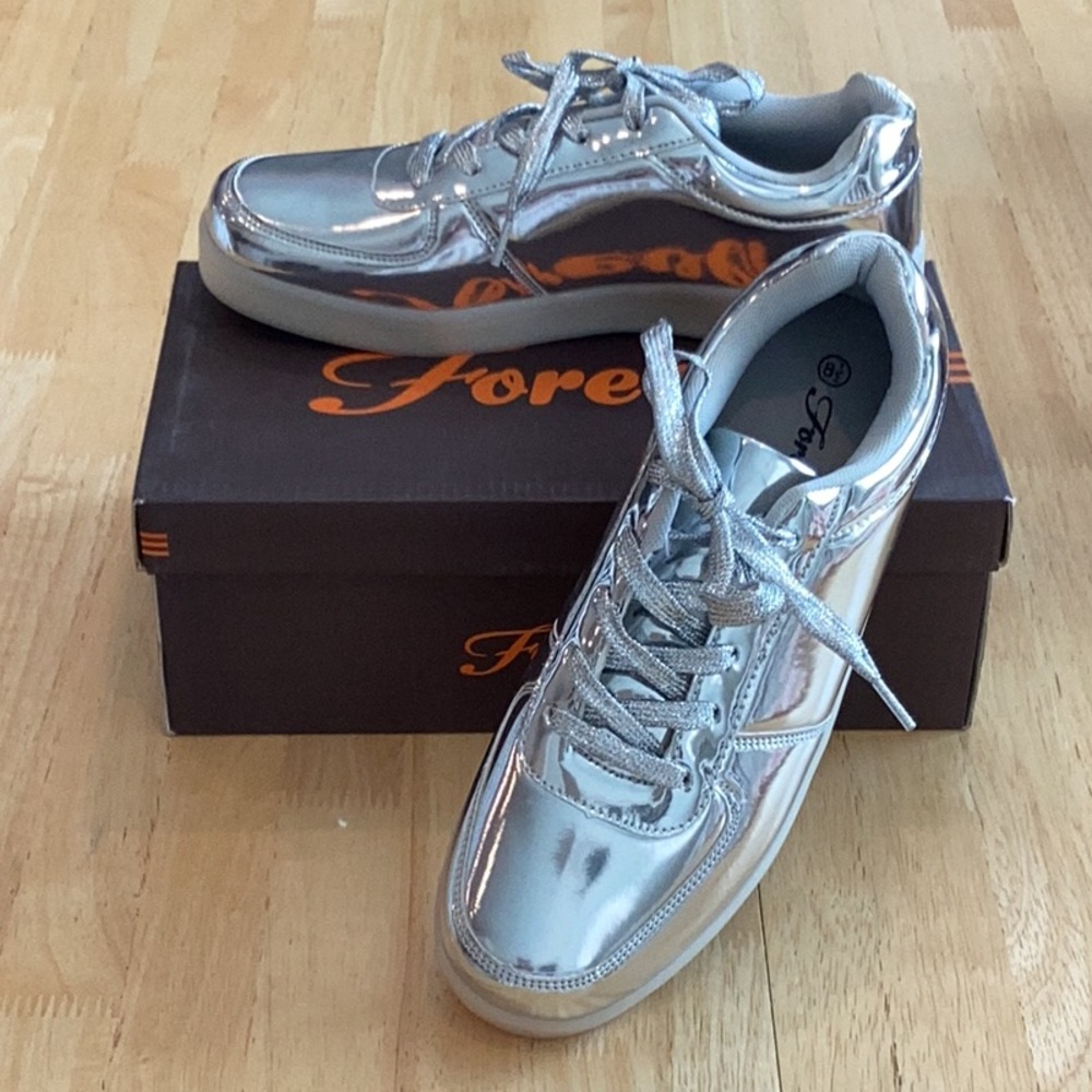 Forever Shiney Silver Shoes, Rubber soles, Size 8.5, NWT - Picture 5 of 6